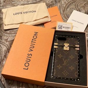 Authentic Louis Vuitton Cell Traincase iPhone 7+8